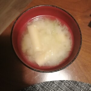 白菜と豆腐のシンプル味噌汁